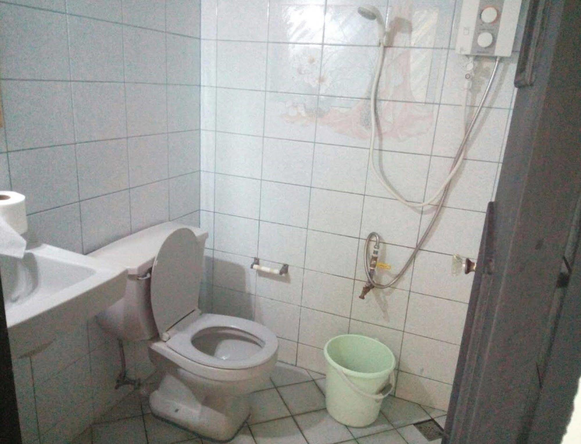 Tagaytay Modern Guesthouse - City Center Tagaytay City Екстер'єр фото